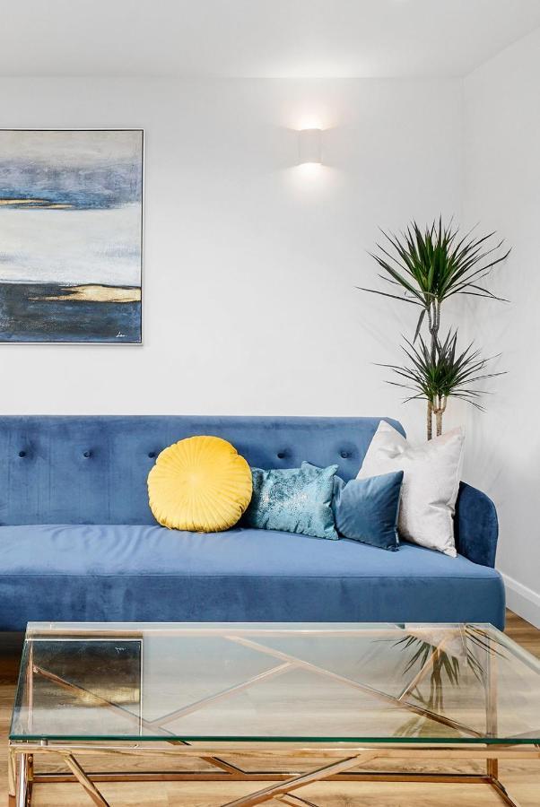 Modern Bungalow In Maidstone Sleeps 5 With Free Parking Kültér fotó