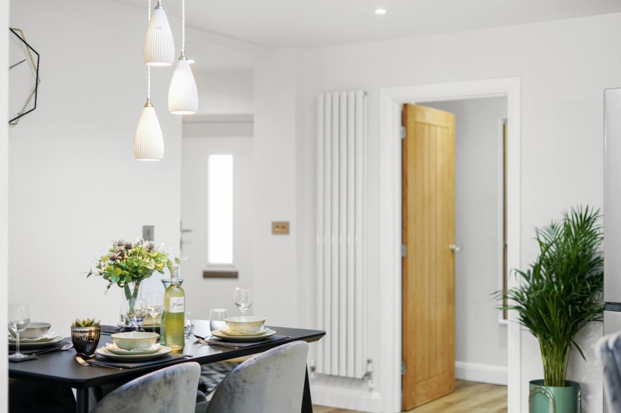 Modern Bungalow In Maidstone Sleeps 5 With Free Parking Kültér fotó