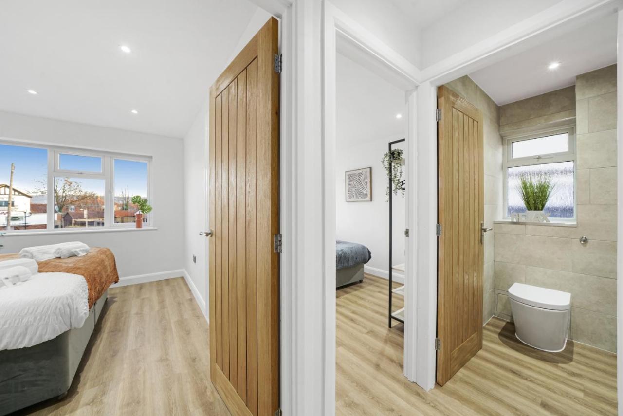 Modern Bungalow In Maidstone Sleeps 5 With Free Parking Kültér fotó