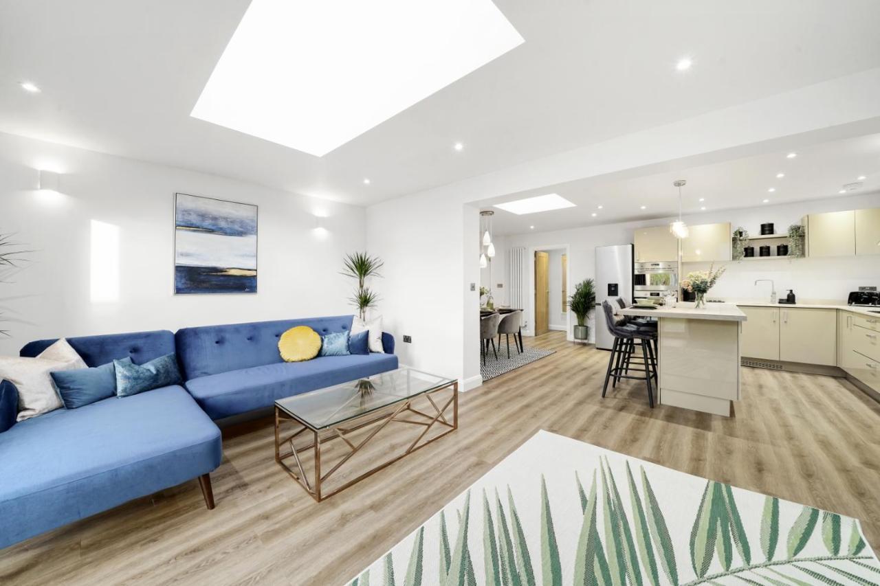 Modern Bungalow In Maidstone Sleeps 5 With Free Parking Kültér fotó
