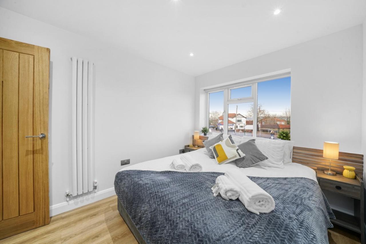 Modern Bungalow In Maidstone Sleeps 5 With Free Parking Kültér fotó