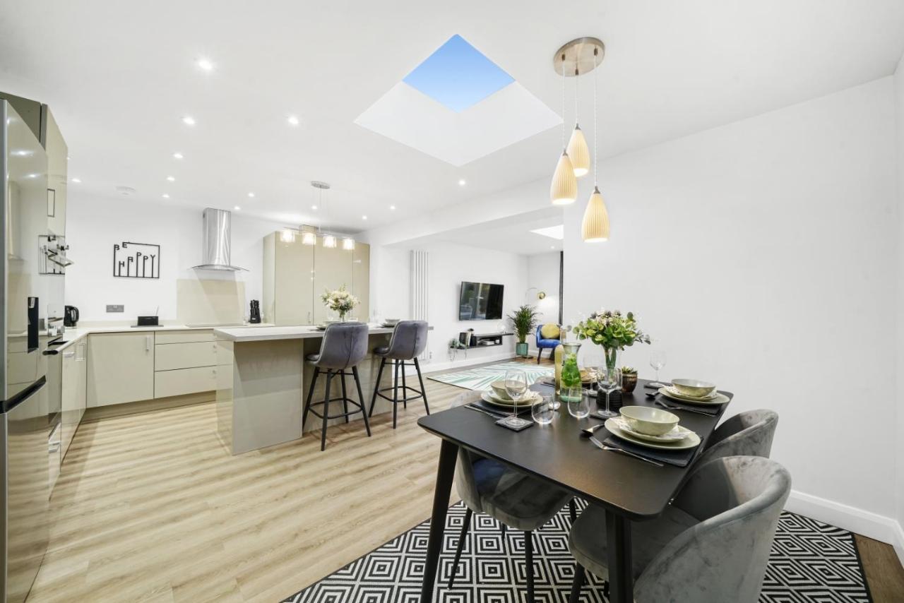Modern Bungalow In Maidstone Sleeps 5 With Free Parking Kültér fotó