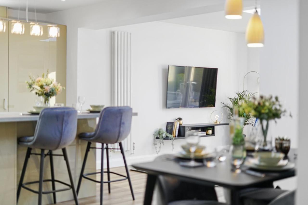 Modern Bungalow In Maidstone Sleeps 5 With Free Parking Kültér fotó
